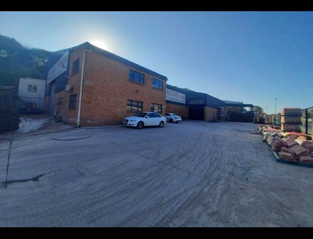 1,605M² WAREHOUSE TO LET IN SPRINGFIELD